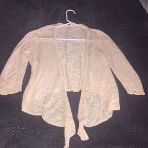 Loose nude shawl w/ 3/4 length sleeves